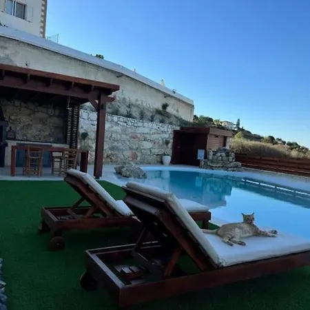 Flam Villa *