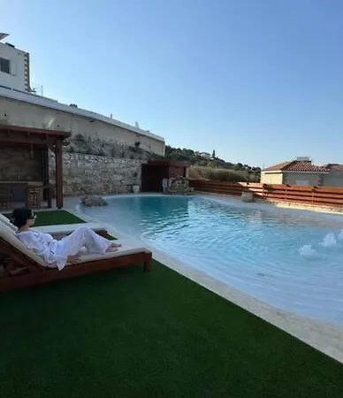 Flam Villa *