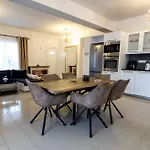 Flam Villa Kholi