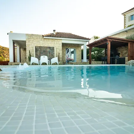 Willa Flam *